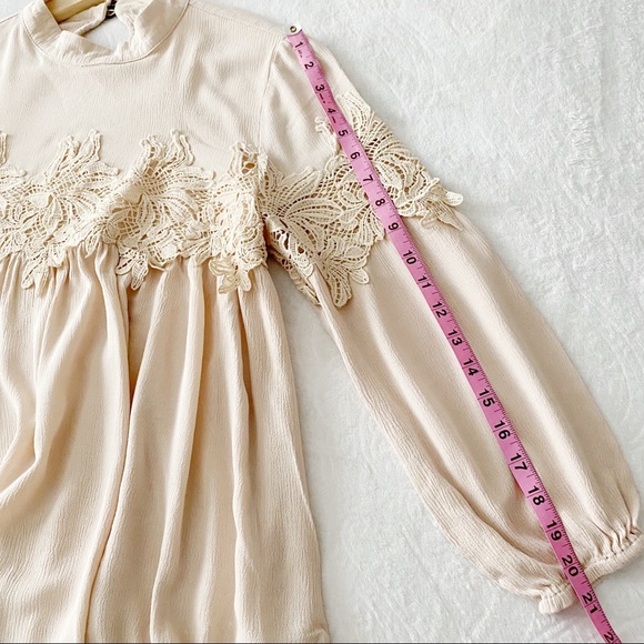 Gorgeous Lace Appliqué Billowy Top - Picture 4 of 12